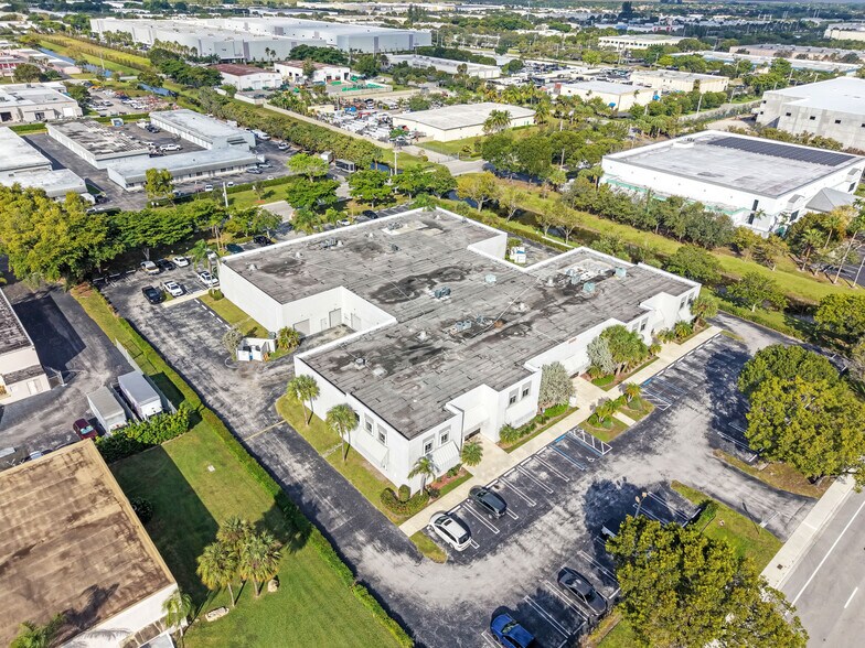 More Photos Of 3650 Coral Ridge Dr, Coral Springs Light Manufacturing For Sale