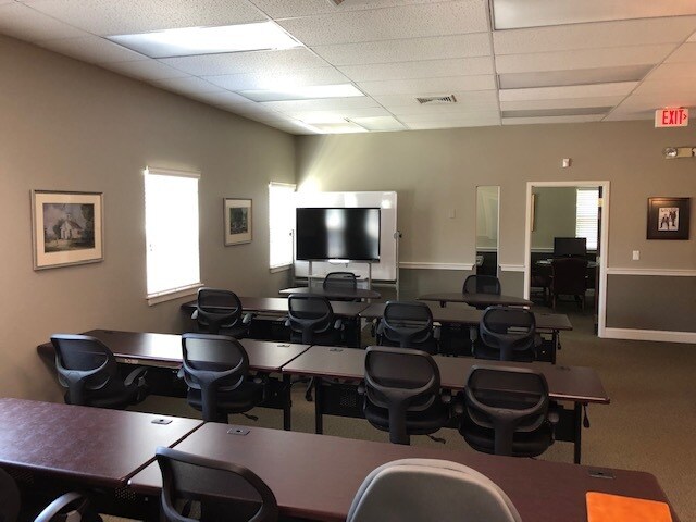 More Photos Of 102 Halls Rd, Old Lyme Office For Lease