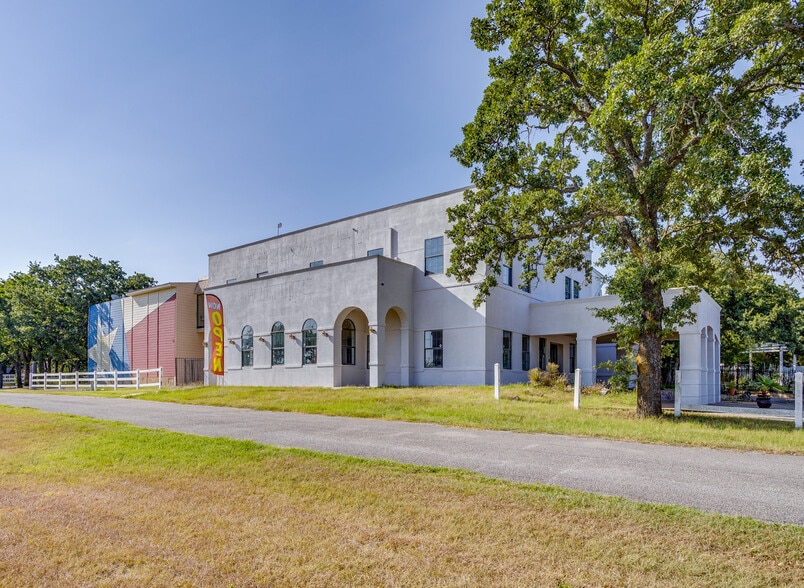 More Photos Of 151 Fox Rd, Weatherford Storefront Retail Residential For Lease