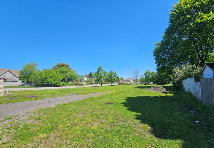 More Photos Of 97 East Ave, Newark General Retail For Sale