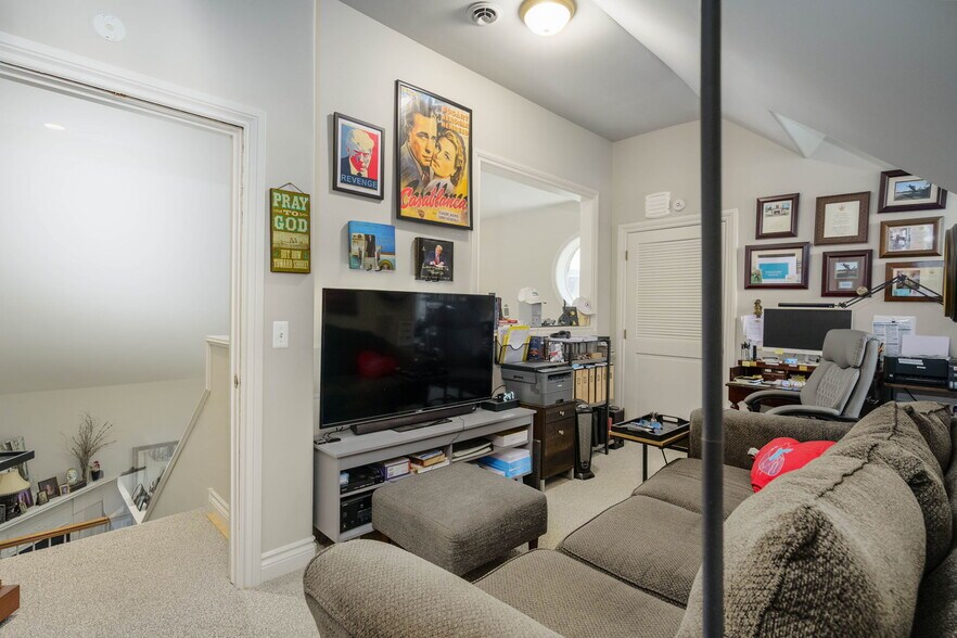More Photos Of 206 E Liberty St, Milford Medical For Sale
