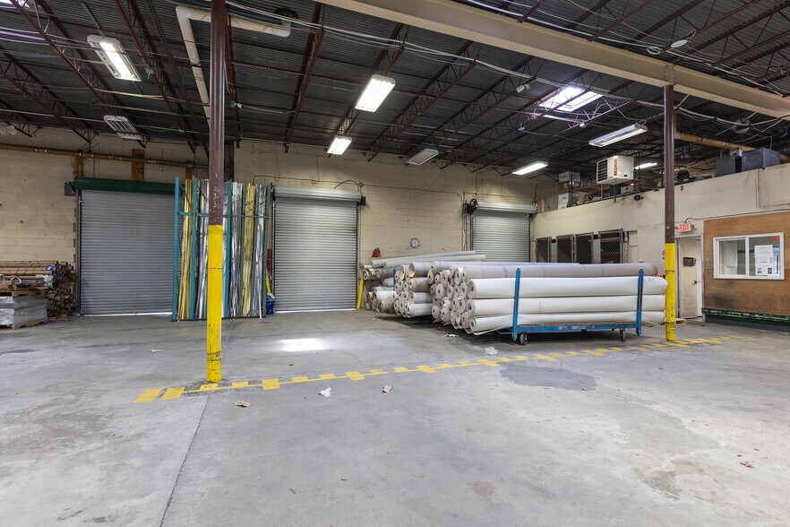 More Photos Of 2120 Beaver Rd, Landover Warehouse For Sale