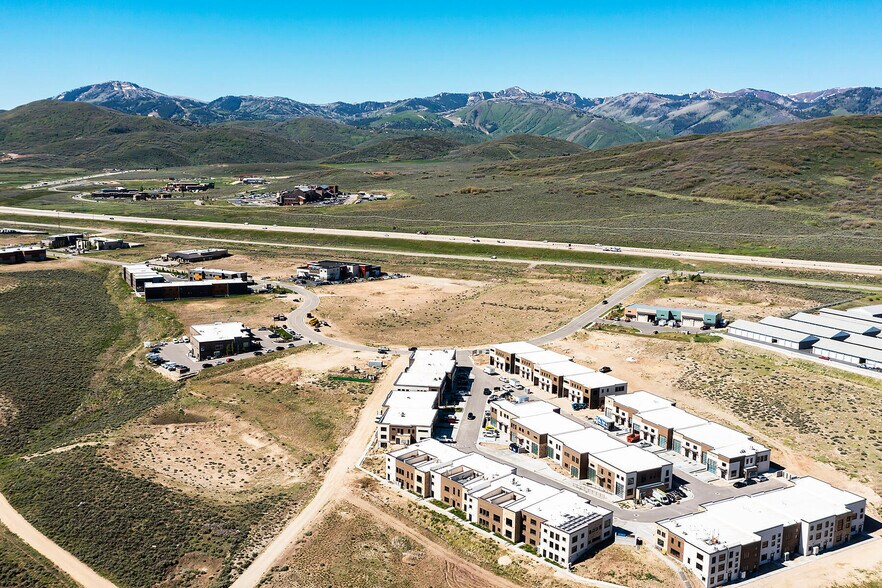 More Photos Of 4554 Forestdale Dr, Park City Light Manufacturing For Sale