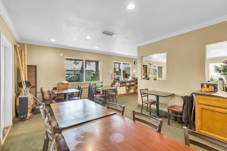 More Photos Of 9010 Grant Line Rd, Elk Grove Bar For Sale