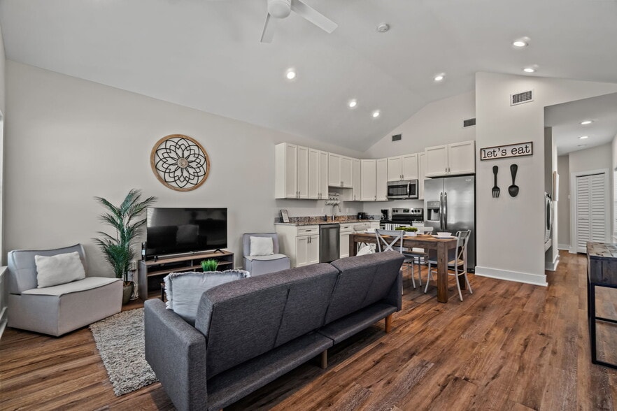 More Photos Of 2906 Sarah Jean Ct, Panama City Manufactured Housing Mobile Home Park For Sale