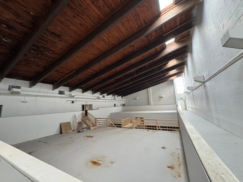 More Photos Of 115 Pioneer Way, Scottdale Warehouse For Sale