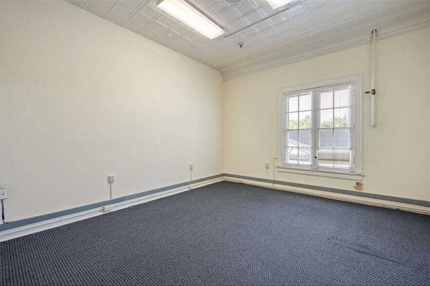 More Photos Of 260 Broadway, Saratoga Springs Coworking Space