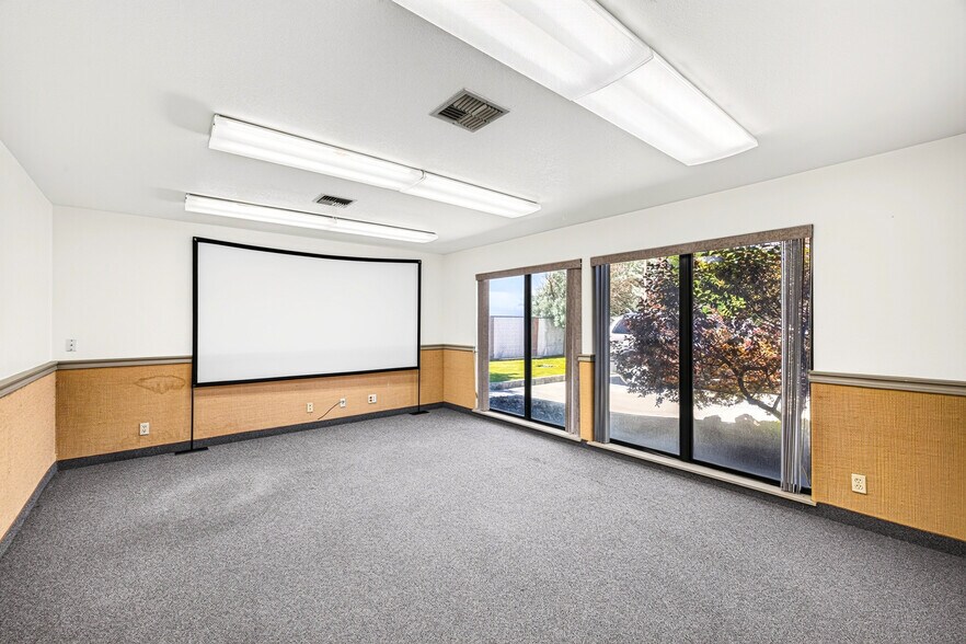 More Photos Of 3716 E Idaho St, Elko Office Residential For Lease