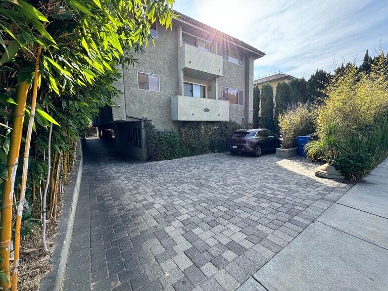 More Photos Of 11946 Dorothy St, Los Angeles Apartments For Sale