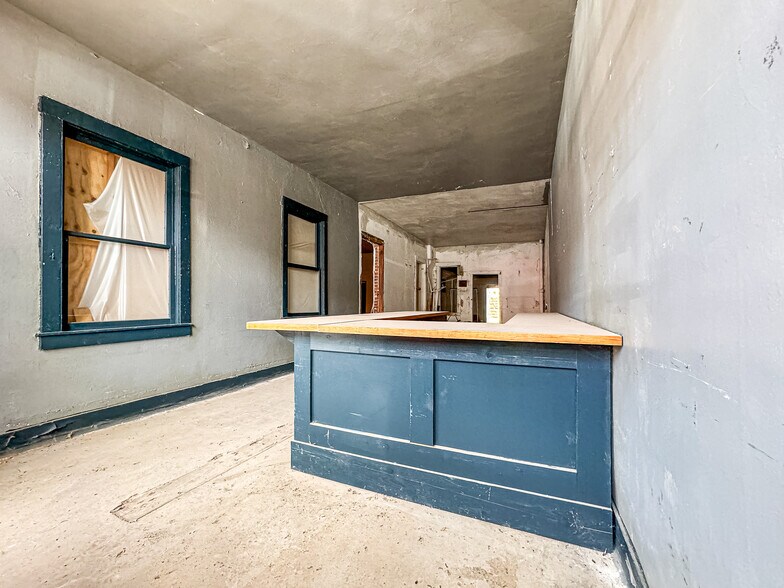More Photos Of 614 Kihekah Ave, Pawhuska Flex For Sale
