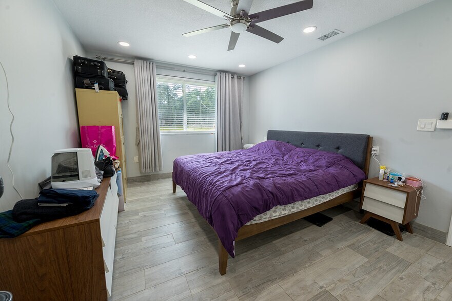 More Photos Of 1757 N Temple Ave, Starke Hotel For Sale