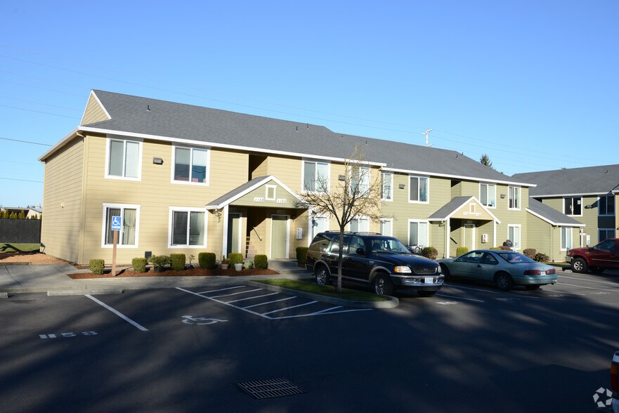 More Photos Of 1100 N Davis St, Cornelius Apartments For Sale