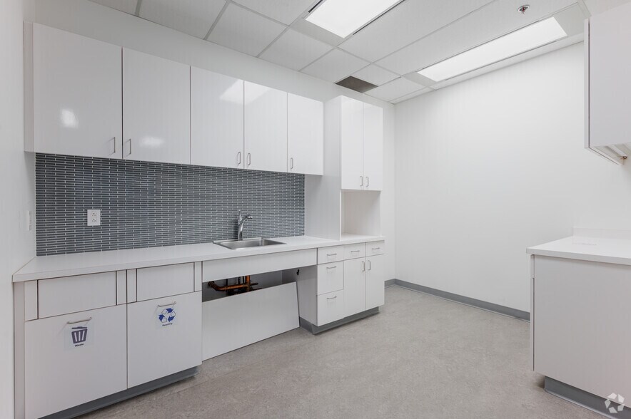More Photos Of 70 York St, Toronto Office For Lease