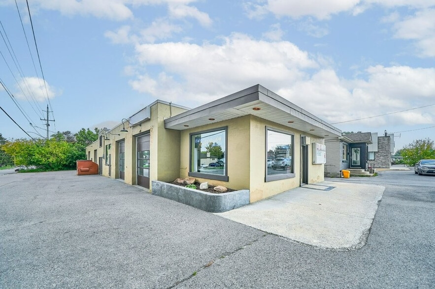 Primary Photo Of 519 Brock St N, Whitby Auto Repair For Sale