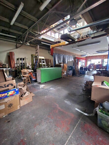 More Photos Of 709 Maine St, Quincy General Retail For Sale