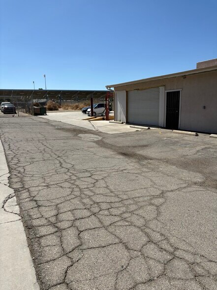 More Photos Of 142 E Avenue I, Lancaster Auto Repair For Lease