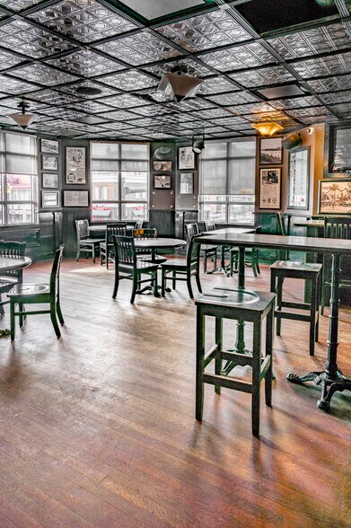 More Photos Of 1428 17th Ave SW, Calgary Restaurant For Sale