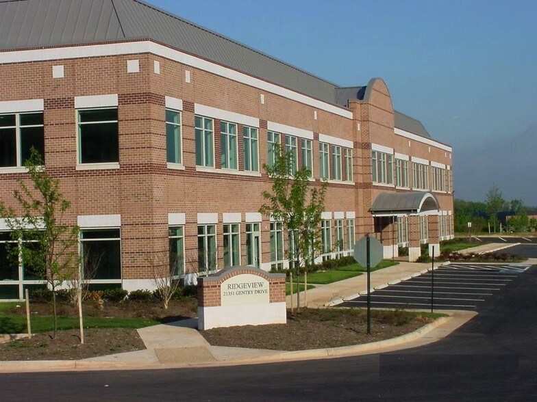 More Photos Of 21351 Gentry Dr, Sterling Office For Lease