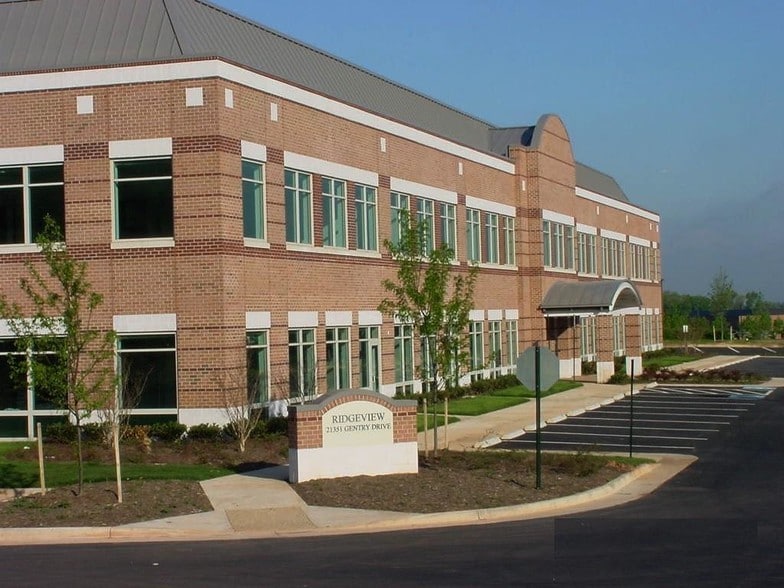 More Photos Of 21351 Gentry Dr, Sterling Office For Sale