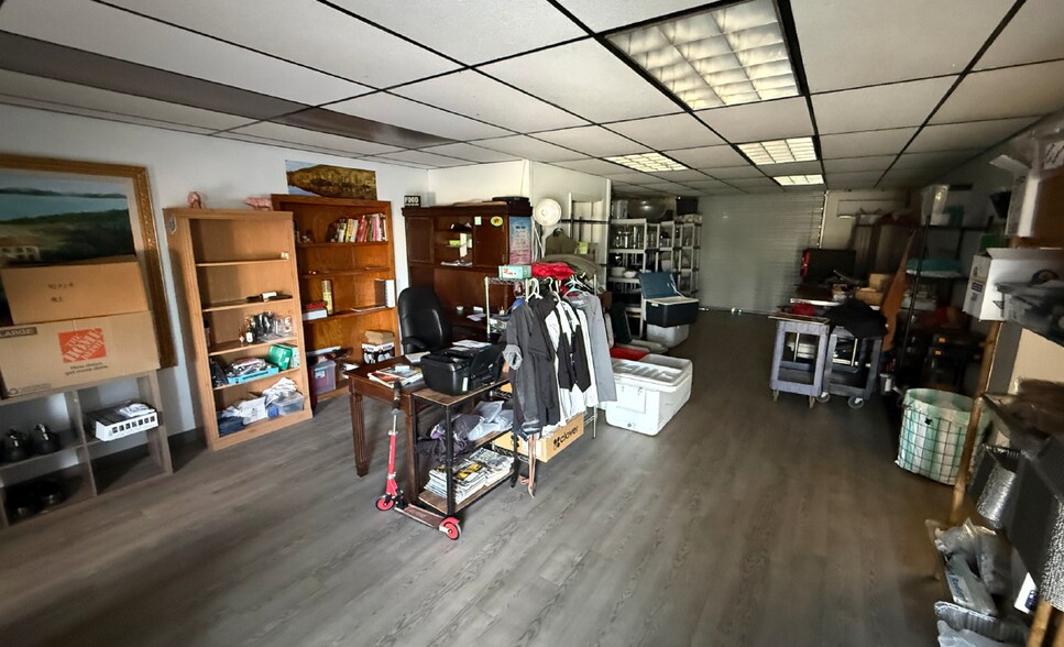 More Photos Of 1205-1217 SE Dixie Cutoff Rd, Stuart Light Distribution For Lease