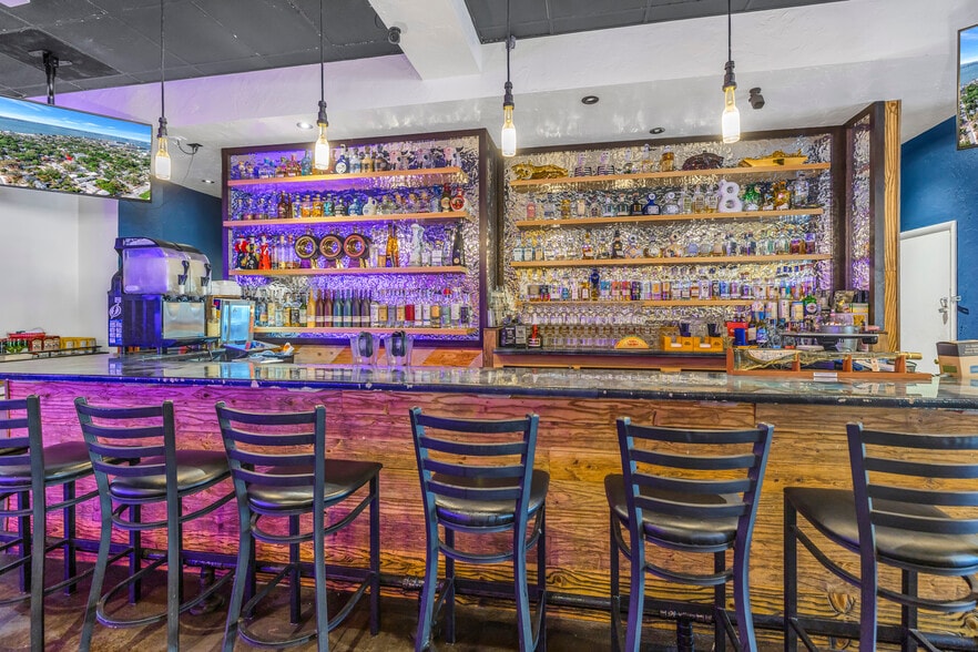 More Photos Of 2834 Beach Blvd, Gulfport Freestanding For Sale