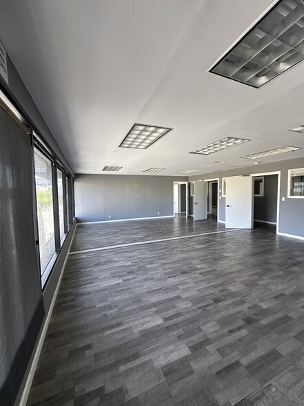 More Photos Of 650-660 E Manchester Blvd, Inglewood Storefront Retail Office For Lease