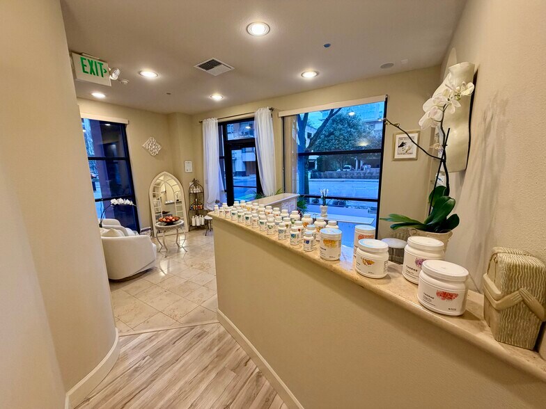 More Photos Of 1106 108th Ave NE, Bellevue Apartments For Sale