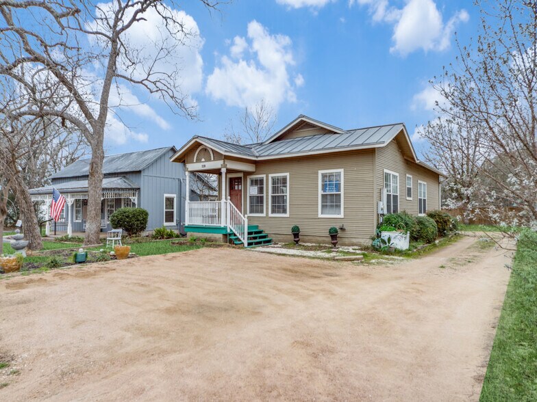 More Photos Of 118 N Plant Ave, Boerne Medical For Lease