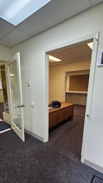 More Photos Of 31 Colwell St, Port Hadlock Medical For Lease