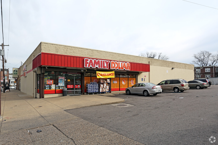 Primary Photo Of 5719 Oxford Ave, Philadelphia Freestanding For Sale