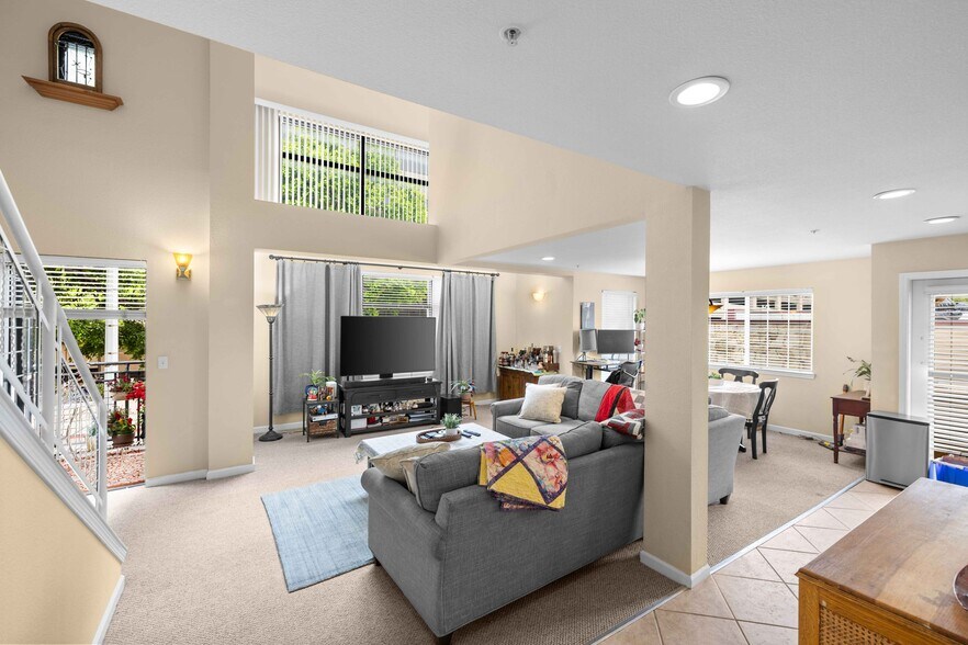 More Photos Of 577 Laurel St, San Carlos Apartments For Sale