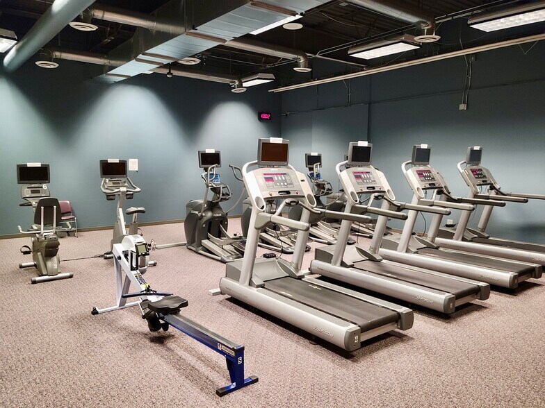 More Photos Of 900 42nd St S, Fargo Office For Sale