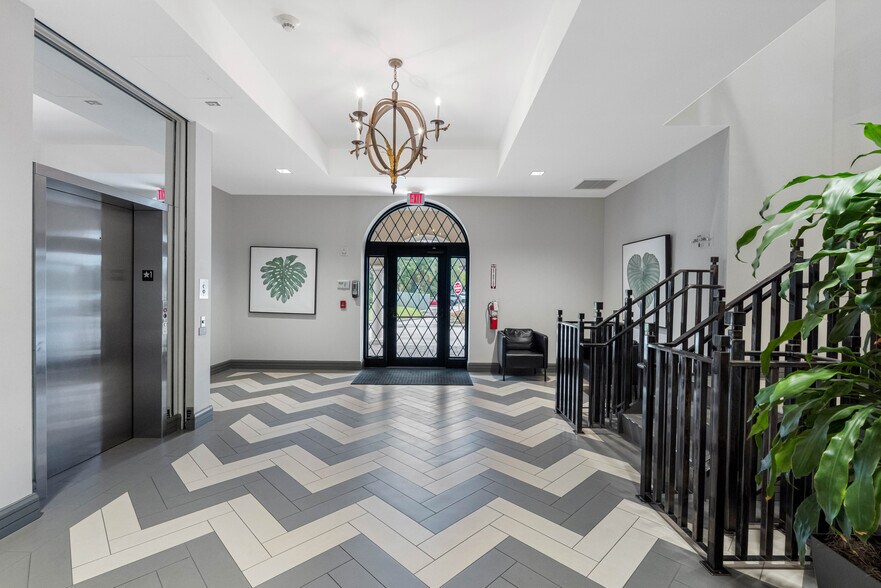 More Photos Of 5331 Primrose Lake Cir, Tampa Office For Sale