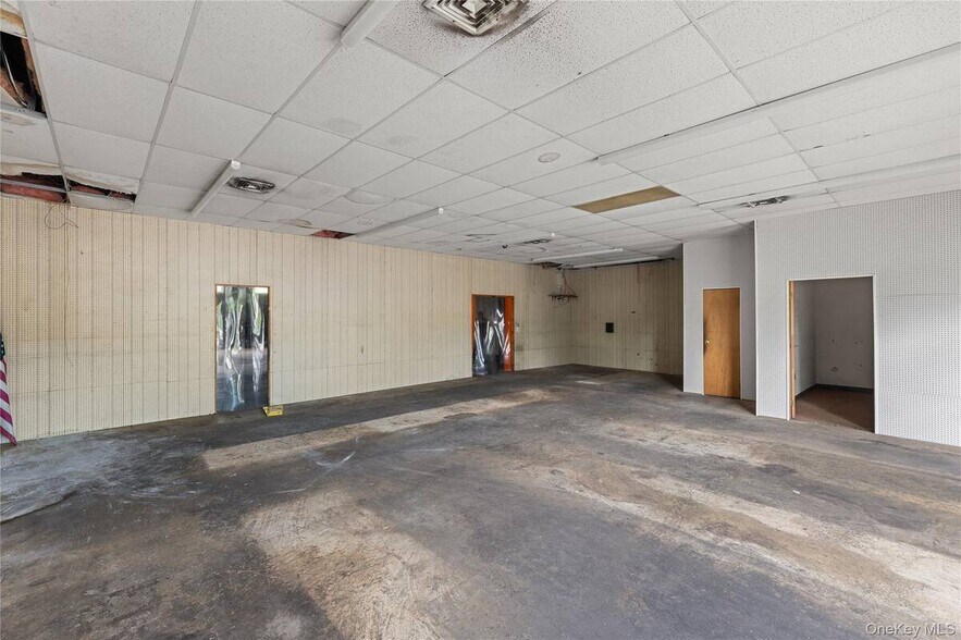 More Photos Of 1113-1125 Prospect Ave, West Islip Warehouse For Sale