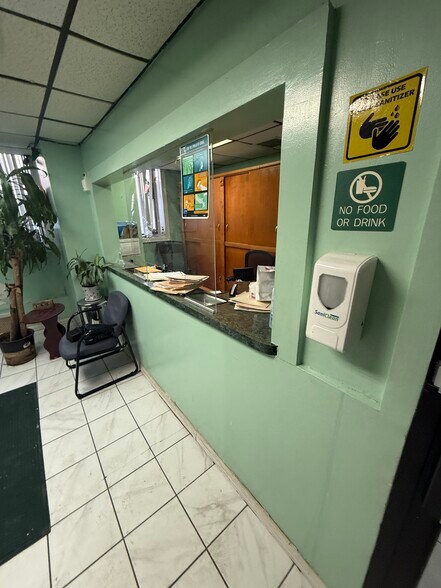 More Photos Of 36 Ellwood St, New York Apartments For Lease