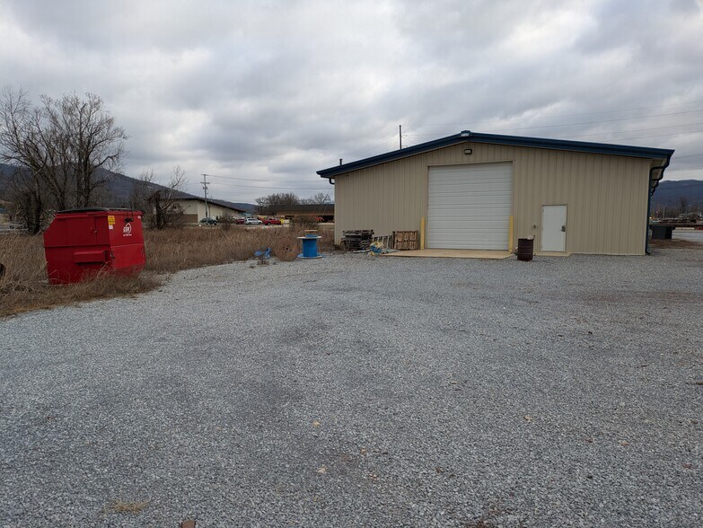 More Photos Of 152 Judge Don Lewis Blvd, Elizabethton Industrial For Lease