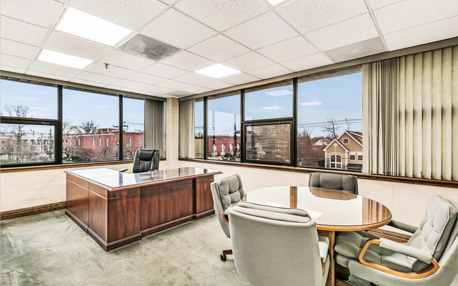 More Photos Of 10 Allen St, Toms River Office For Lease