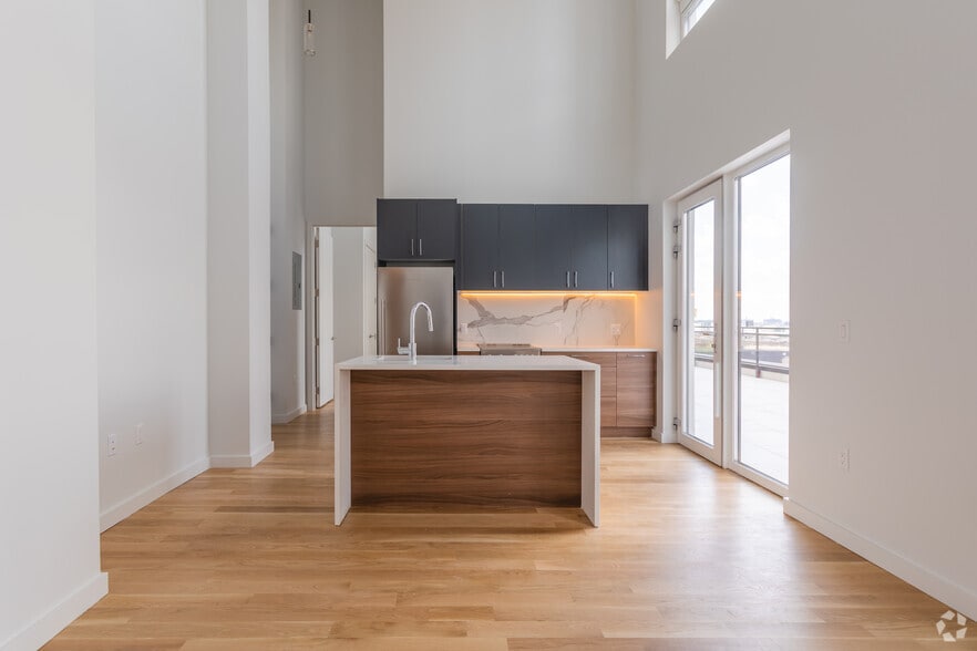 More Photos Of 45-67 Davis St, Long Island City Apartments For Lease