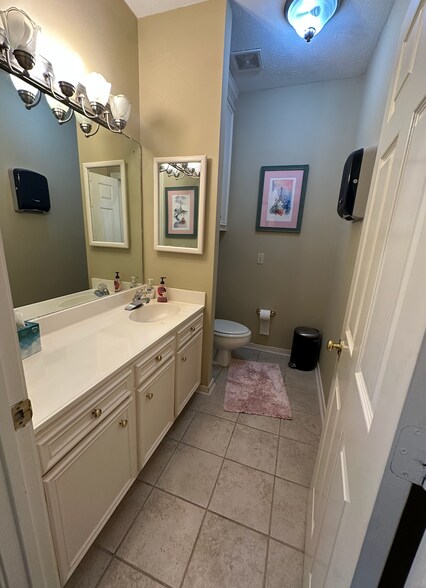 More Photos Of 1911 Dunbarton Dr, Jackson Office For Sale