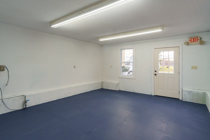 More Photos Of 181 W State St, Granby Storefront Retail Residential For Sale