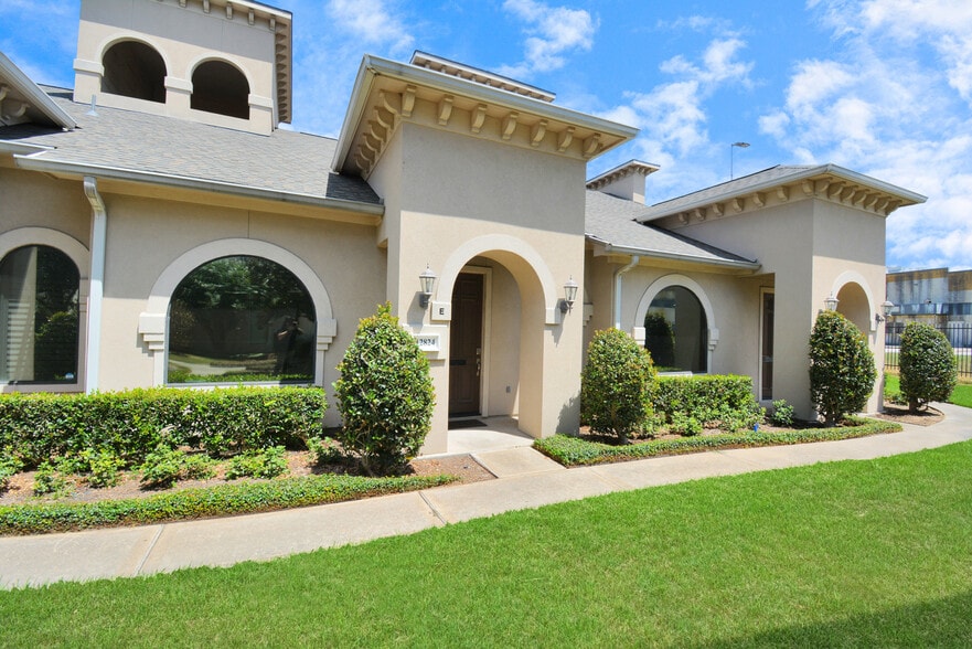 More Photos Of 12824 Willow Centre Dr, Houston Medical For Sale