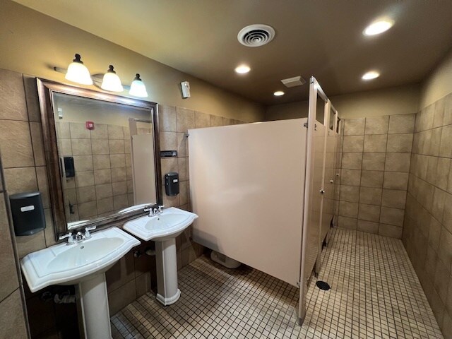 More Photos Of 98 W Main St, West Dundee Restaurant For Lease