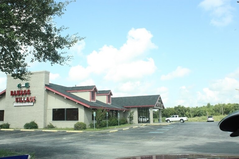 More Photos Of 5151 Avenue H, Rosenberg Restaurant For Sale
