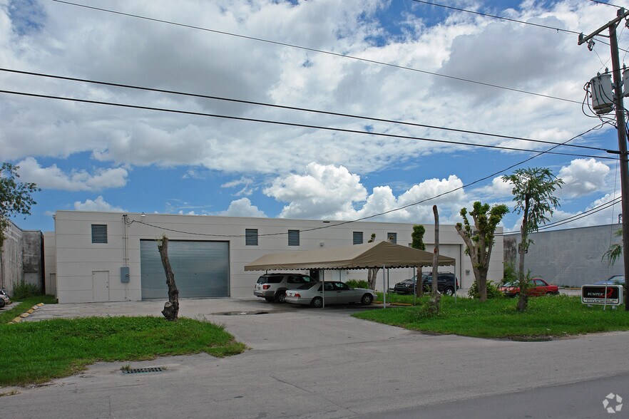 More Photos Of 8111-8113 NW 54th St, Miami Warehouse For Lease