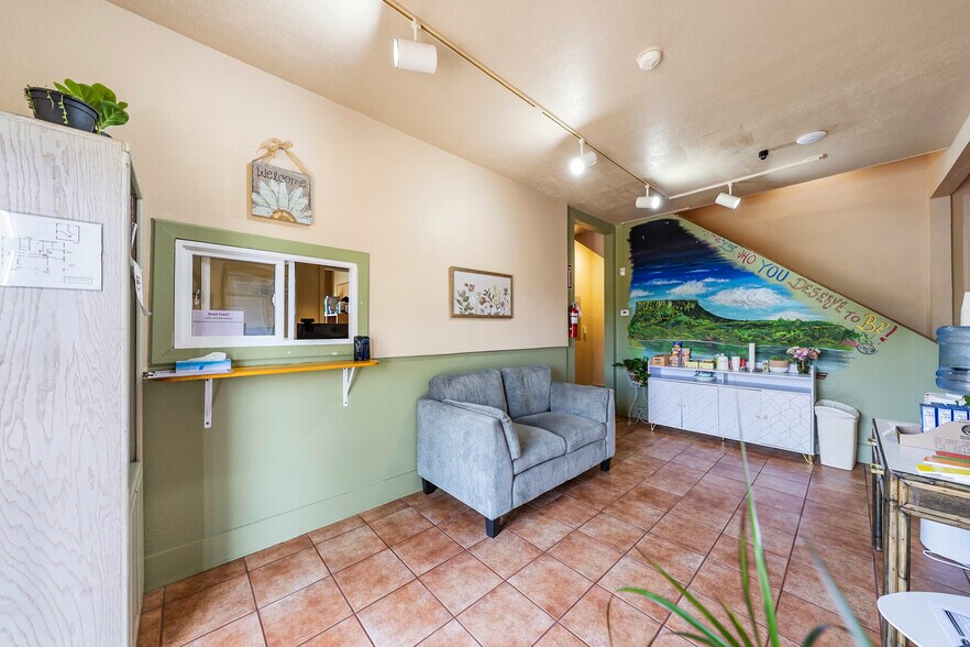 More Photos Of 143 S Main St, Phoenix Office For Sale