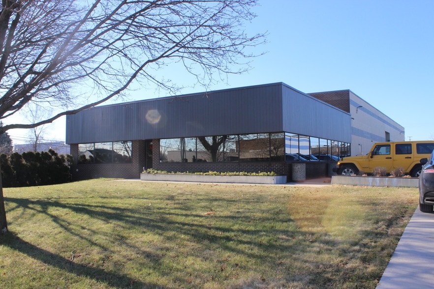 Primary Photo Of 2325 Alger Dr, Troy Warehouse For Lease
