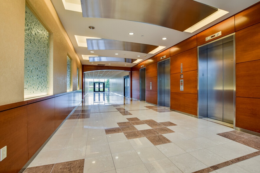 More Photos Of 10 Terrace Ct, Madison Office For Lease