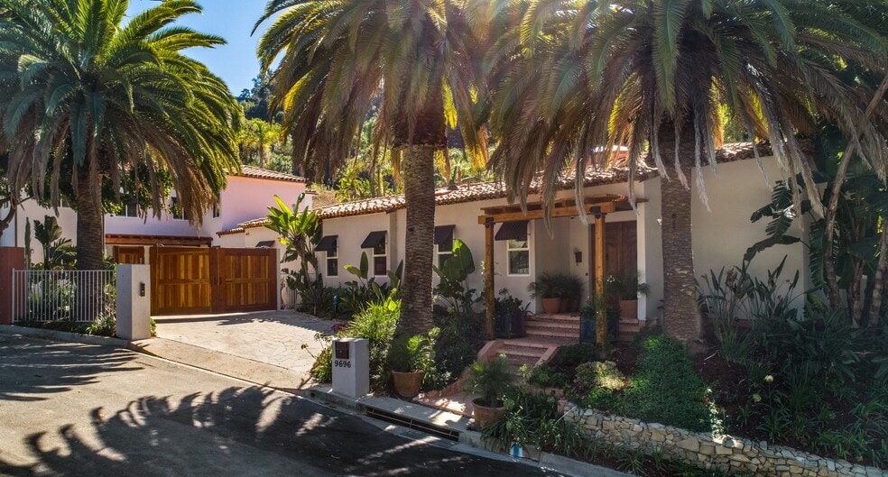 More Photos Of 9696 Antelope Rd, Beverly Hills Specialty For Sale