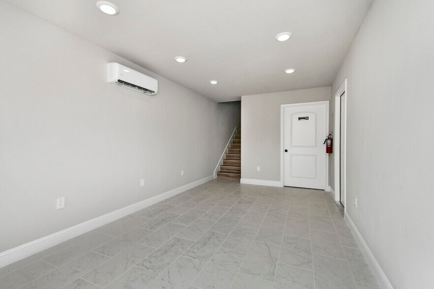 More Photos Of 31588 Industrial Park Dr, Pinehurst Flex For Lease