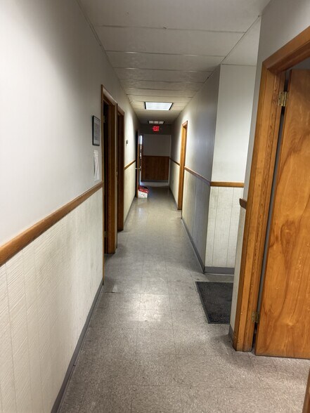 More Photos Of 105 Woodward Hill Rd, Edwardsville Warehouse For Lease